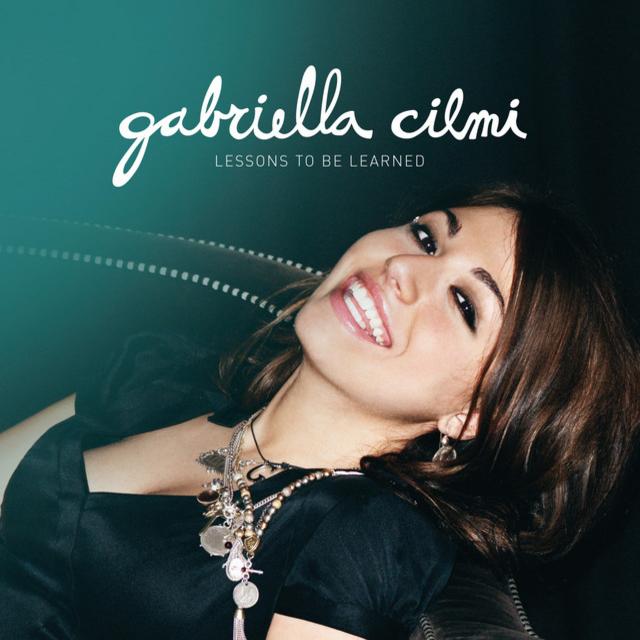 GABRIELLA CILMI&nbsp;met&nbsp;'SWEET ABOUT ME'