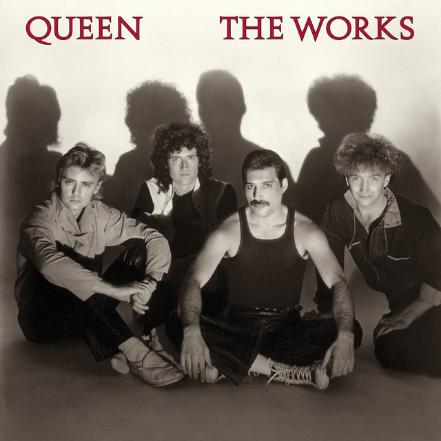 QUEEN met 'RADIO GA GA'