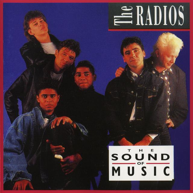 THE RADIOS&nbsp;met&nbsp;'SHE GOES NANA'