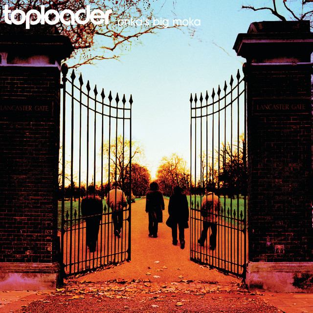 TOPLOADER&nbsp;met&nbsp;'DANCING IN THE MOONLIGHT'