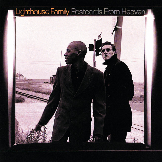 LIGHTHOUSE FAMILY&nbsp;met&nbsp;'POSTCARD FROM HEAVEN'
