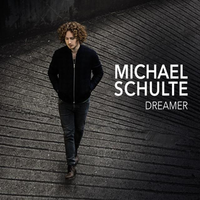 MICHAEL SCHULTE&nbsp;met&nbsp;'YOU LET ME WALK ALONE'
