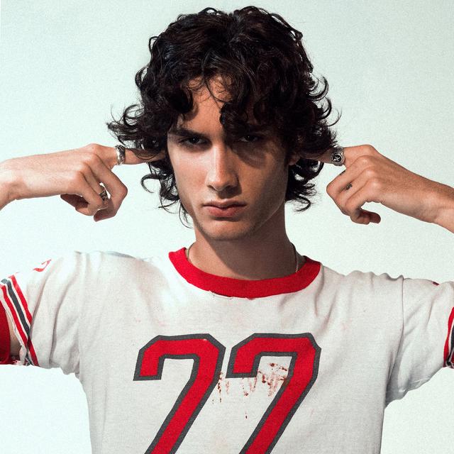 SOMBR&nbsp;met&nbsp;'UNDRESSED'